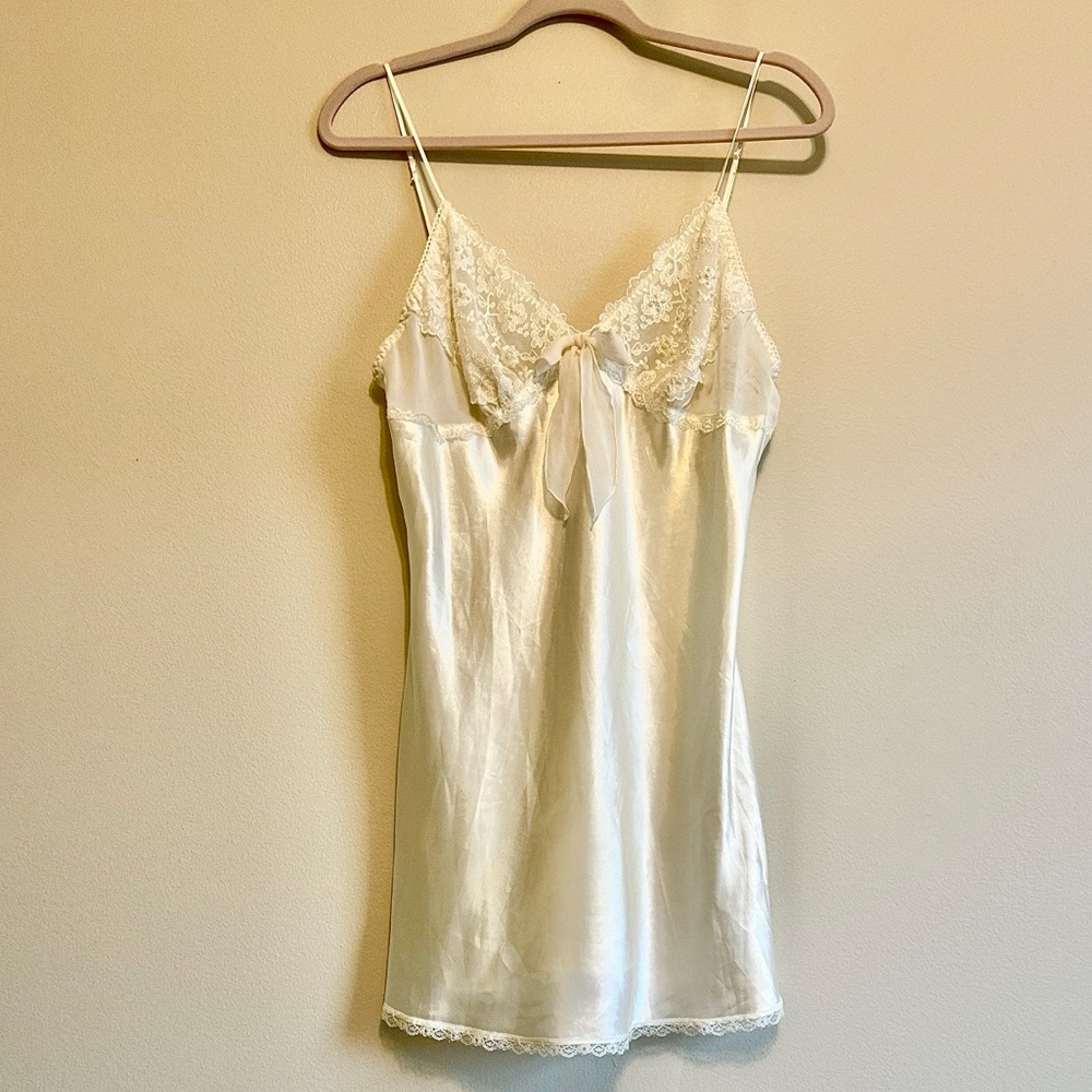 Maidenform Ivory Lace Chemise